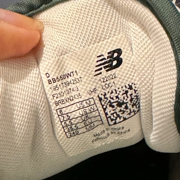 New Balance 550’s in White Green. Purchased new (authenticated) from GOAT. - Picture 4 of 5